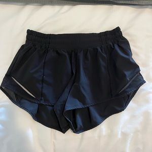 Lululemon Black Hottie Hot Shorts 2.5